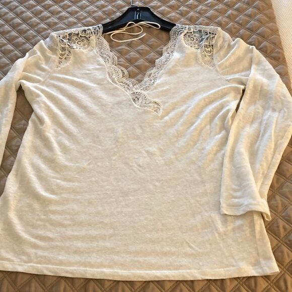 Sandro Paris Linen Long Sleeve Top with Lace Detail. Off White. Size 3 (L). - Picture 5 of 12